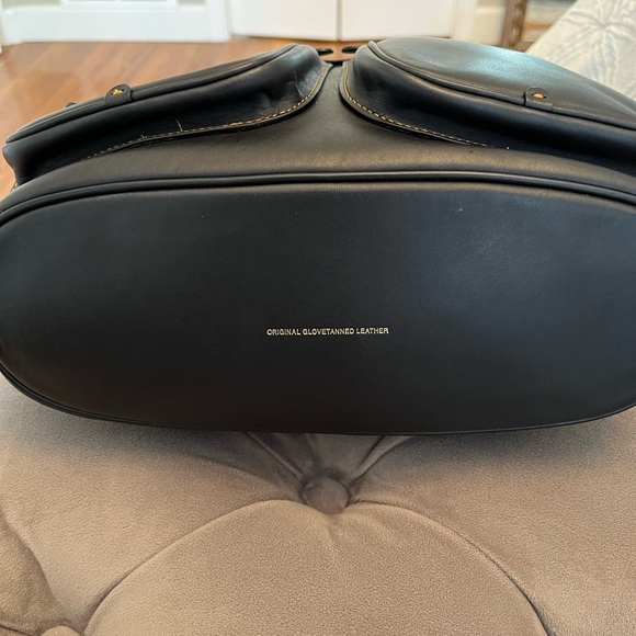 Coach Andie - Picture 3 of 7